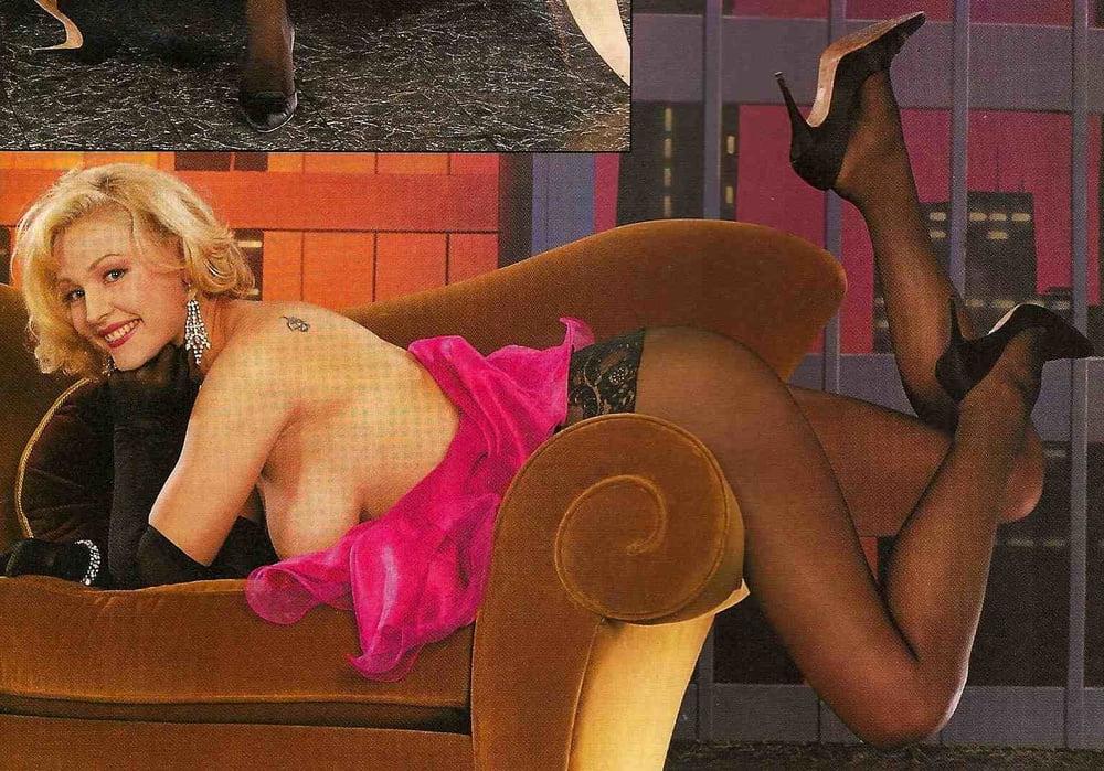 9P Leg Show Magazine - Black Pantyhose