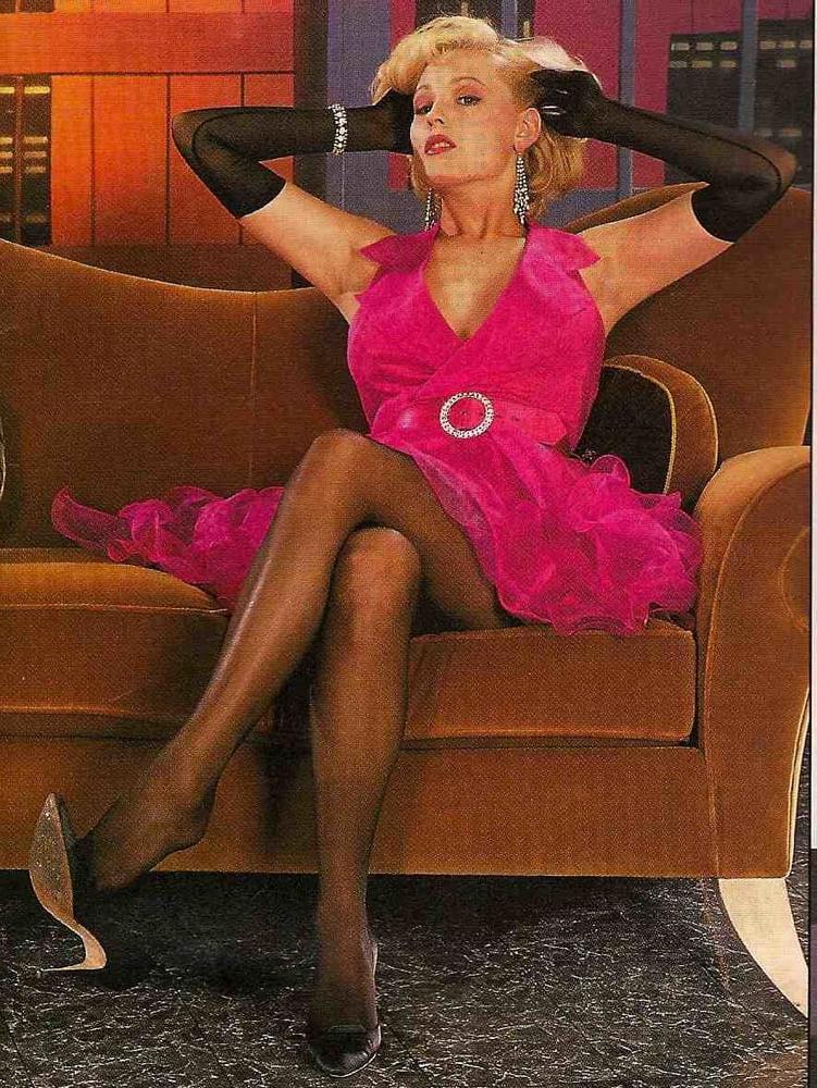 9P Leg Show Magazine - Black Pantyhose