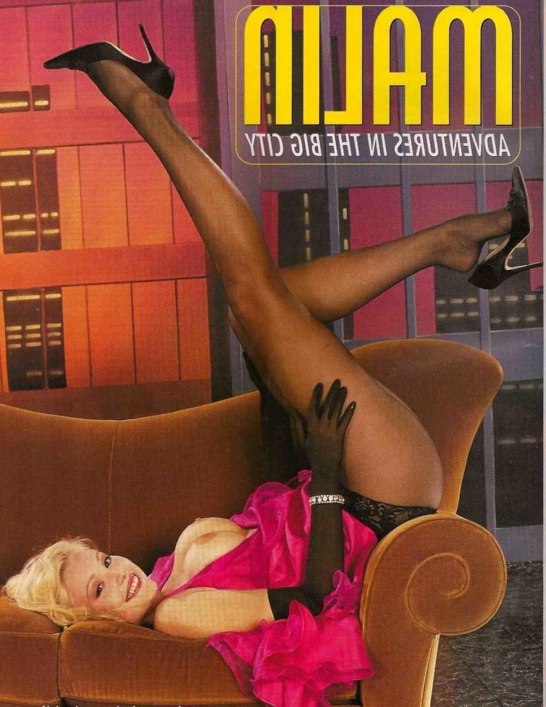 9P Leg Show Magazine - Black Pantyhose