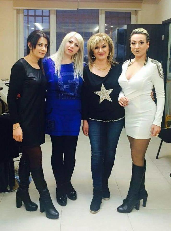 25P sexy females in tights pantyhose nylons 79