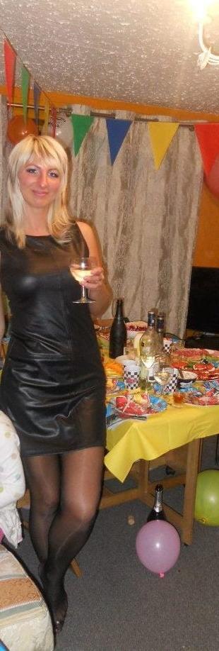 25P sexy females in tights pantyhose nylons 79