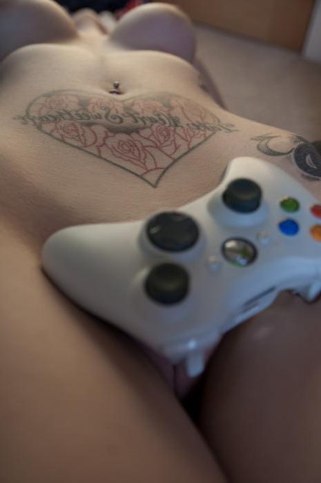 11P Nakedgamer