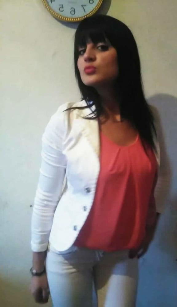 25P Serbian girl - Marija perverzna ukrucuje kurac- za komentare
