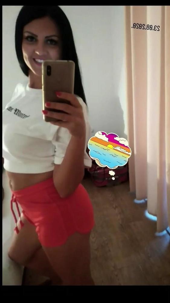 25P Serbian girl - Marija perverzna ukrucuje kurac- za komentare