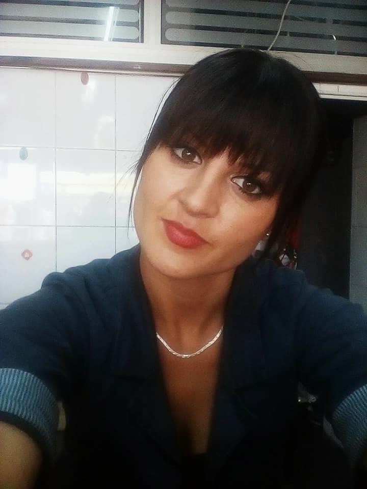 25P Serbian girl - Marija perverzna ukrucuje kurac- za komentare