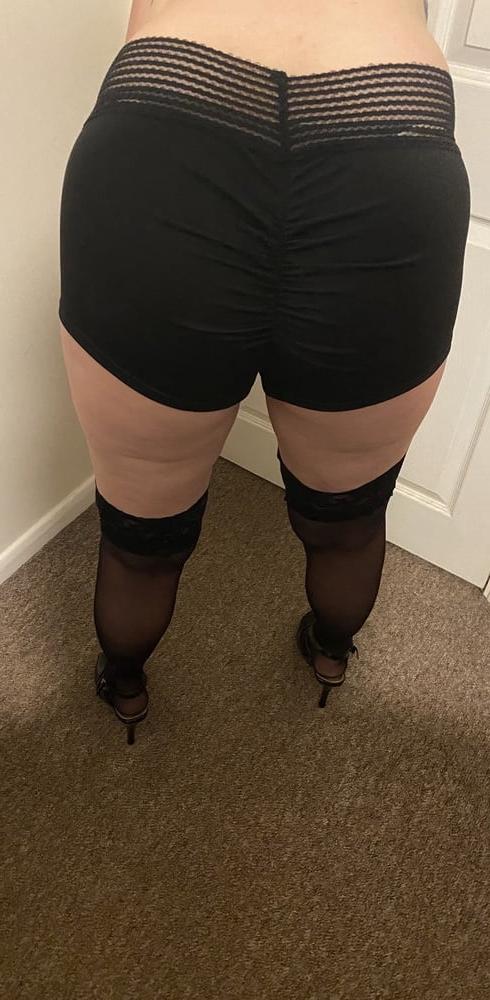 6P Liz in holdups and heels