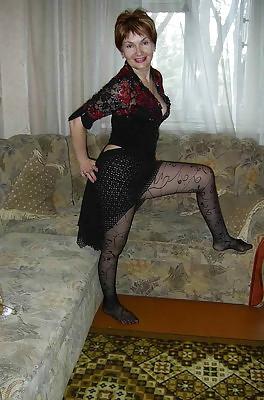 25P Moms in pantyhose