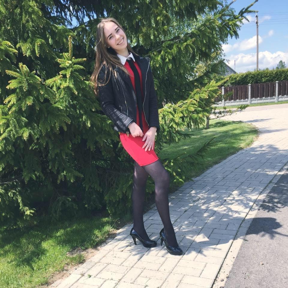 25P sexy females in tights pantyhose nylons 74