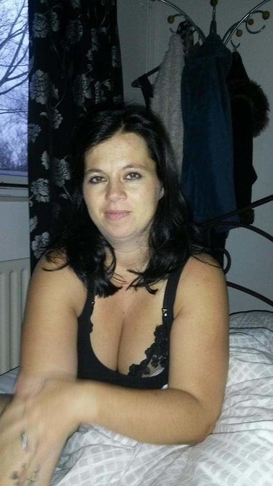 25P Horny busty 40yr old milf Jessica