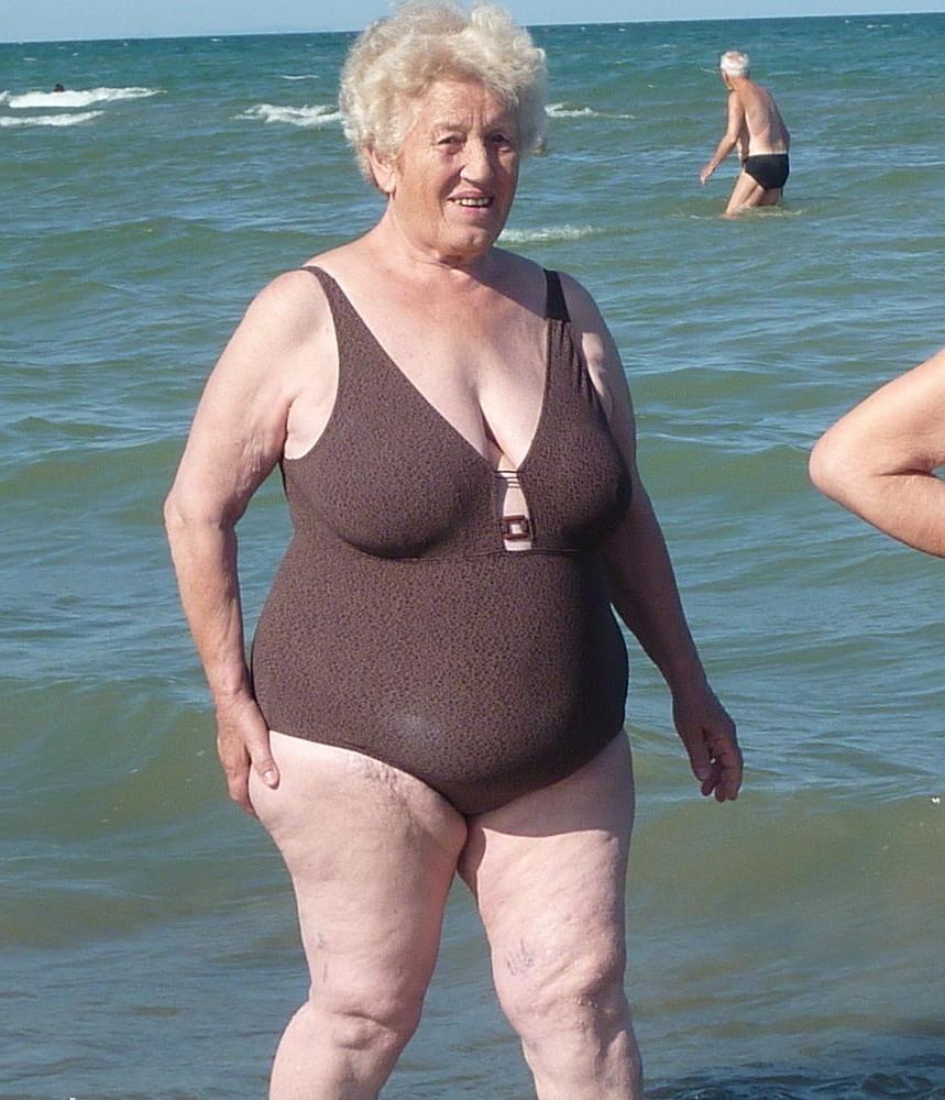 25P Mature Women in One Piece Swimsuits (set 3)