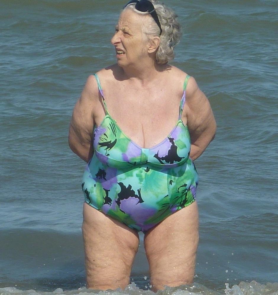 25P Mature Women in One Piece Swimsuits (set 3)