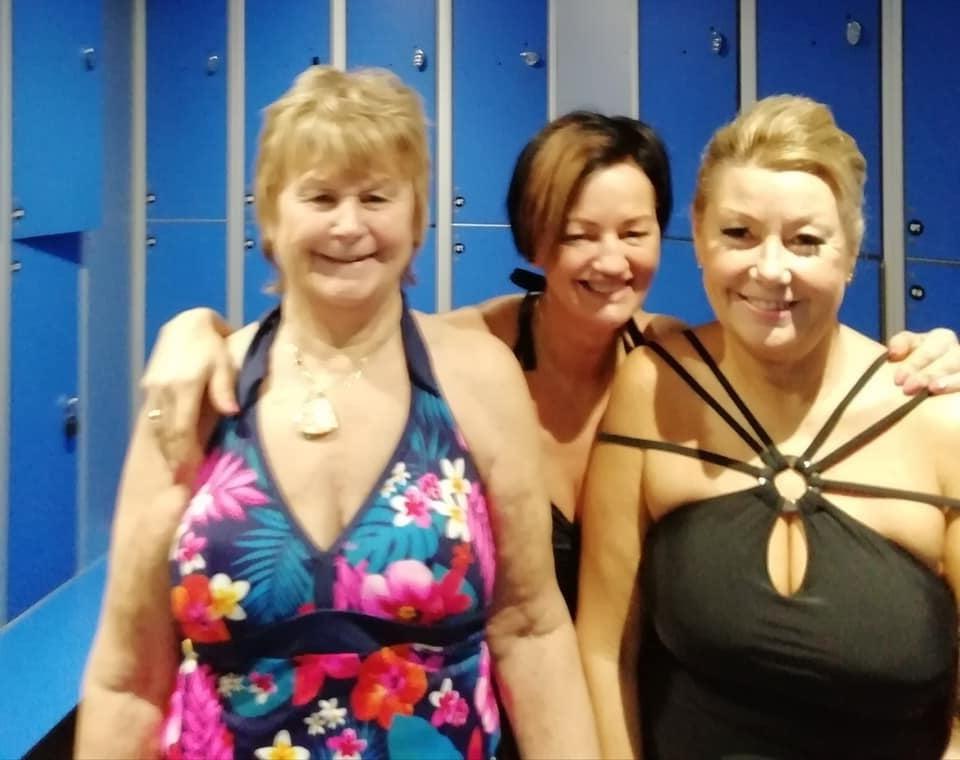 25P Mature Women in One Piece Swimsuits (set 3)