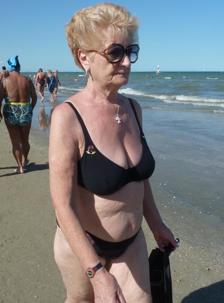 25P Mature Women in One Piece Swimsuits (set 3)