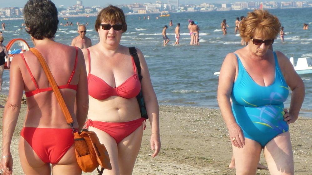 25P Mature Women in One Piece Swimsuits (set 3)
