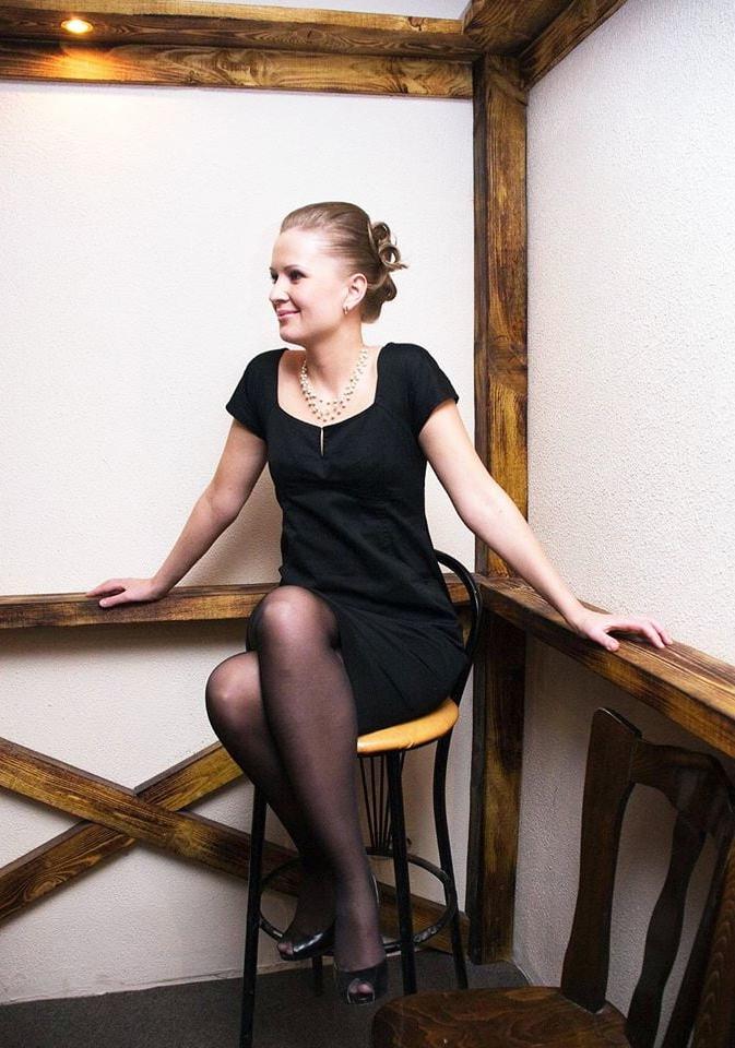 25P PANTYHOSE QUEENS