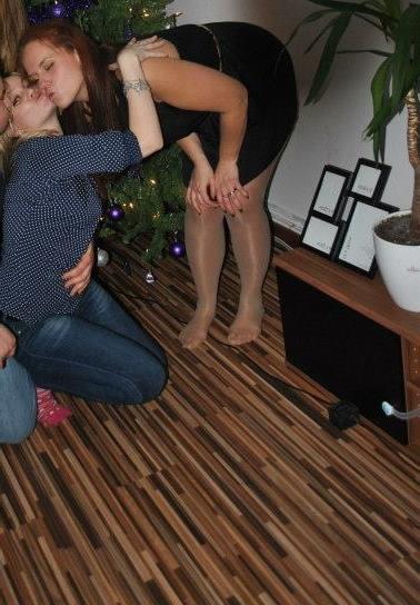 25P sexy females in tights pantyhose nylons 77