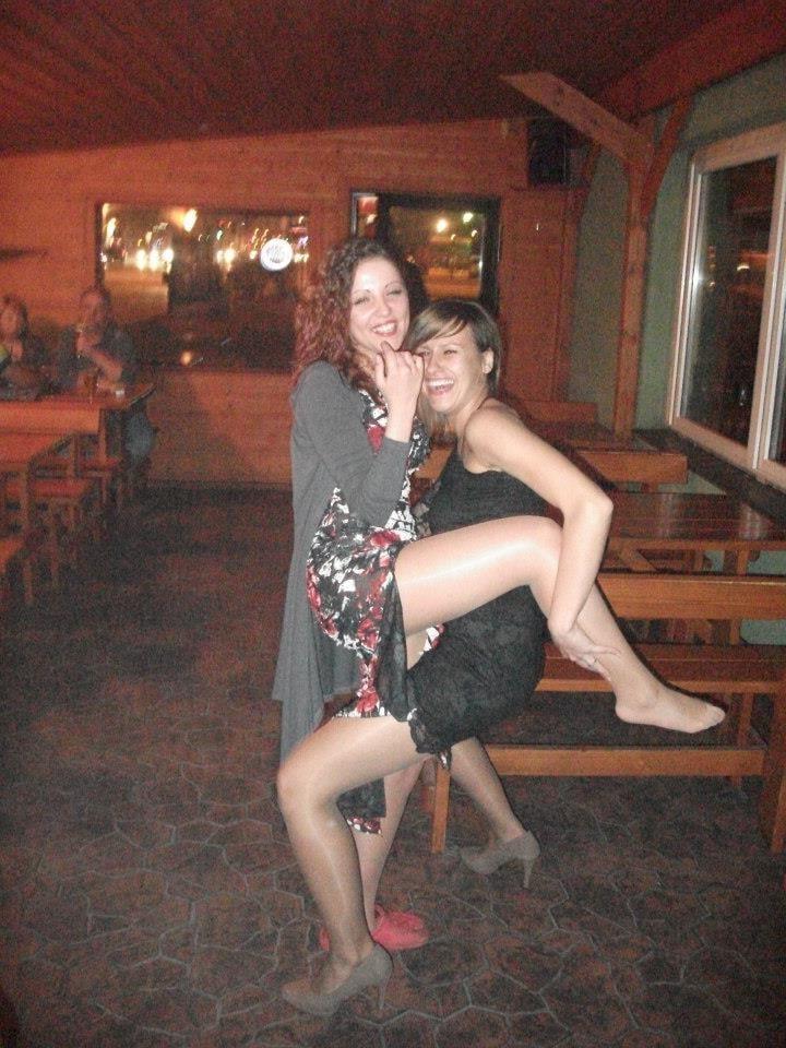25P sexy females in tights pantyhose nylons 77