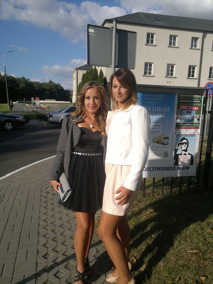 25P sexy females in tights pantyhose nylons 77
