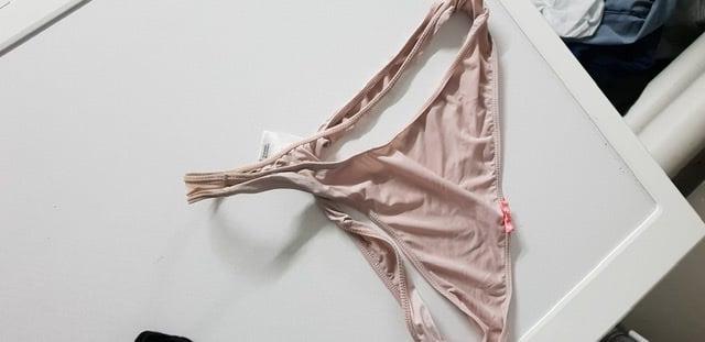 25P My sis dirty and used slips panties strings - Schwester slip