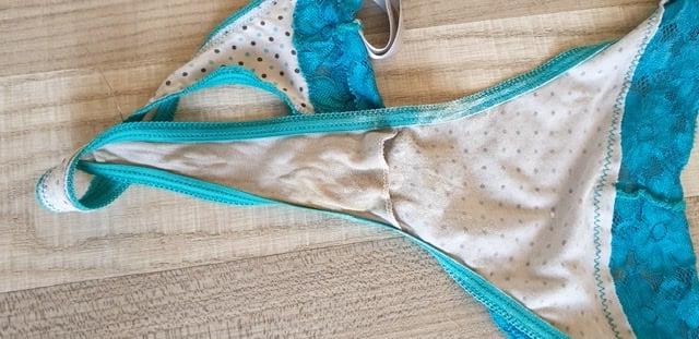 25P My sis dirty and used slips panties strings - Schwester slip