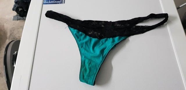 25P My sis dirty and used slips panties strings - Schwester slip