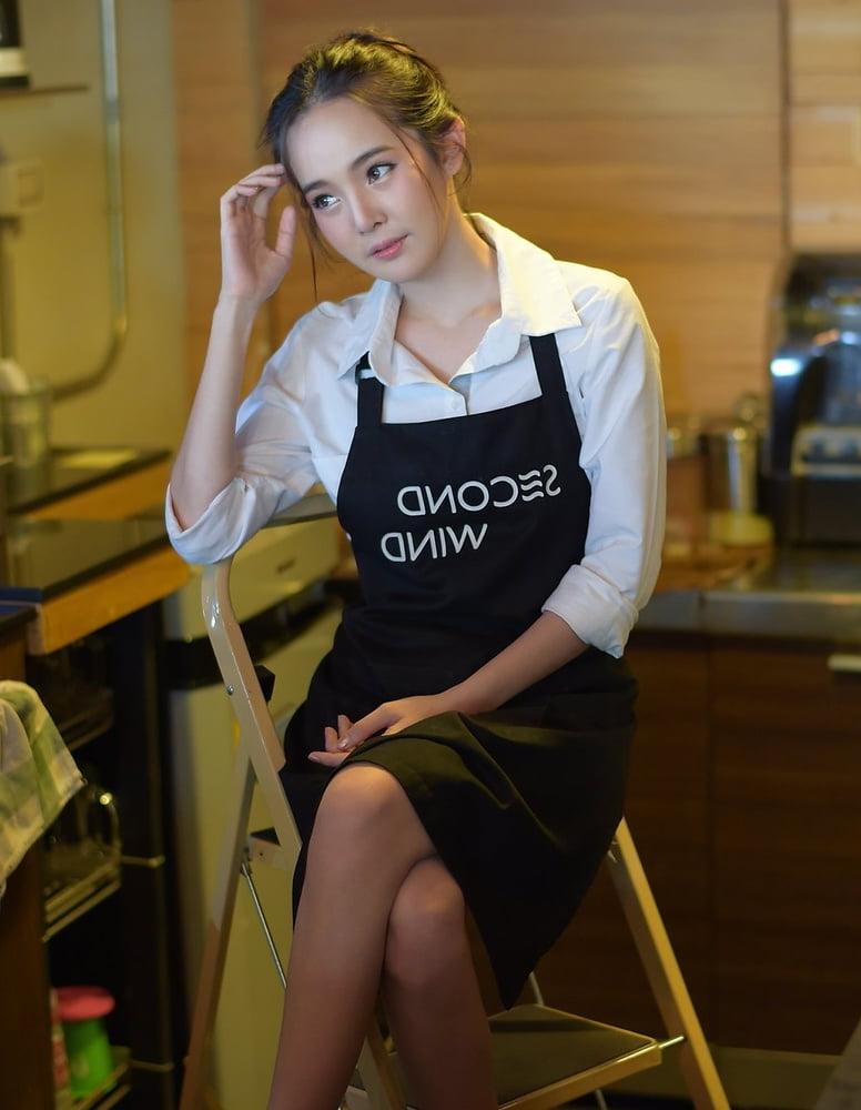 25P Minimum Wage Cunts in Pantyhose