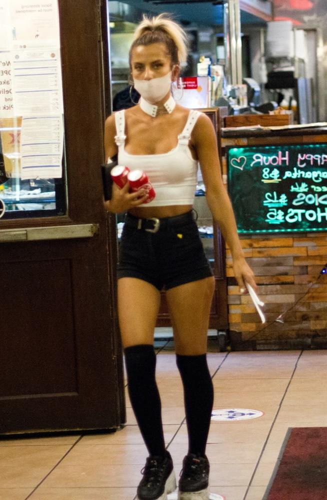 25P Minimum Wage Cunts in Pantyhose