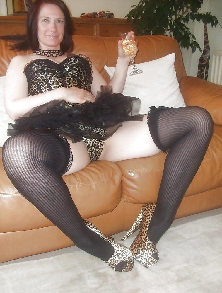 25P pale uk milf sandra