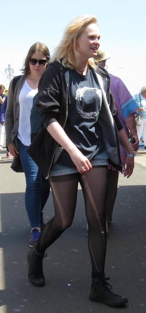 25P Street Pantyhose - BritTrash in Tights