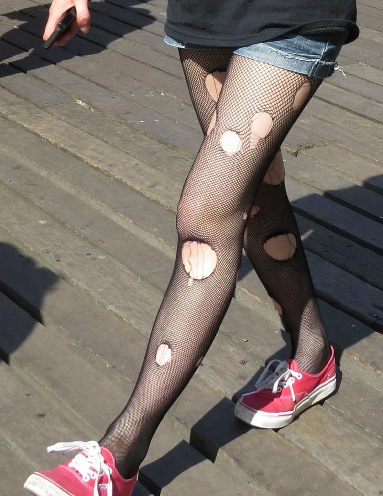 25P Street Pantyhose - BritTrash in Tights