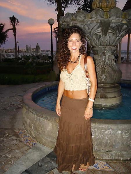25P busty amanda 2 top huge