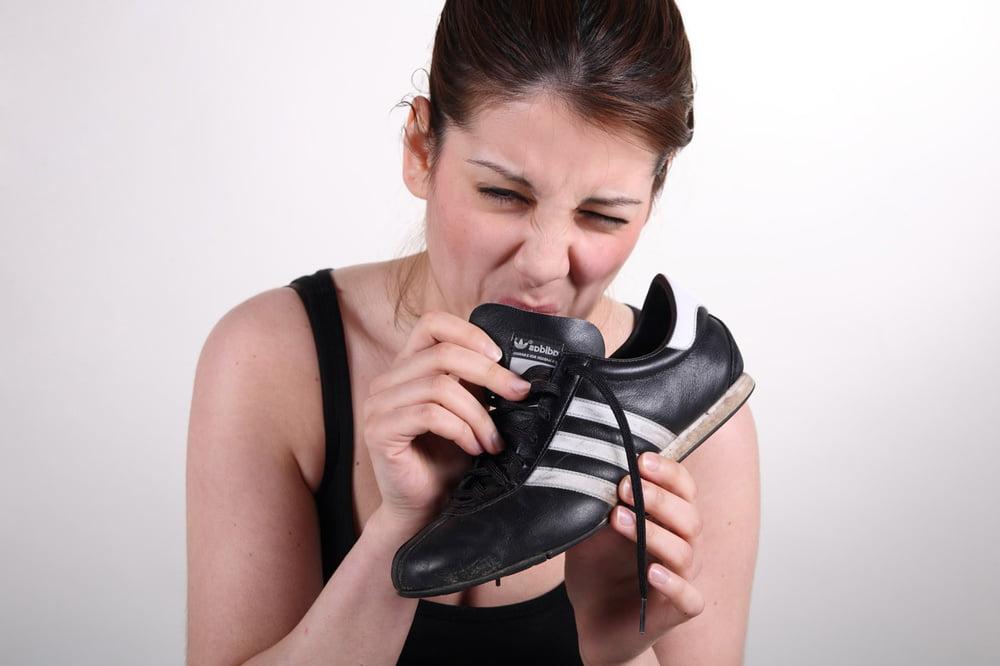 25P sniffing high heels shoes