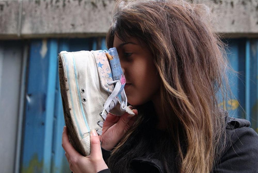 25P sniffing high heels shoes
