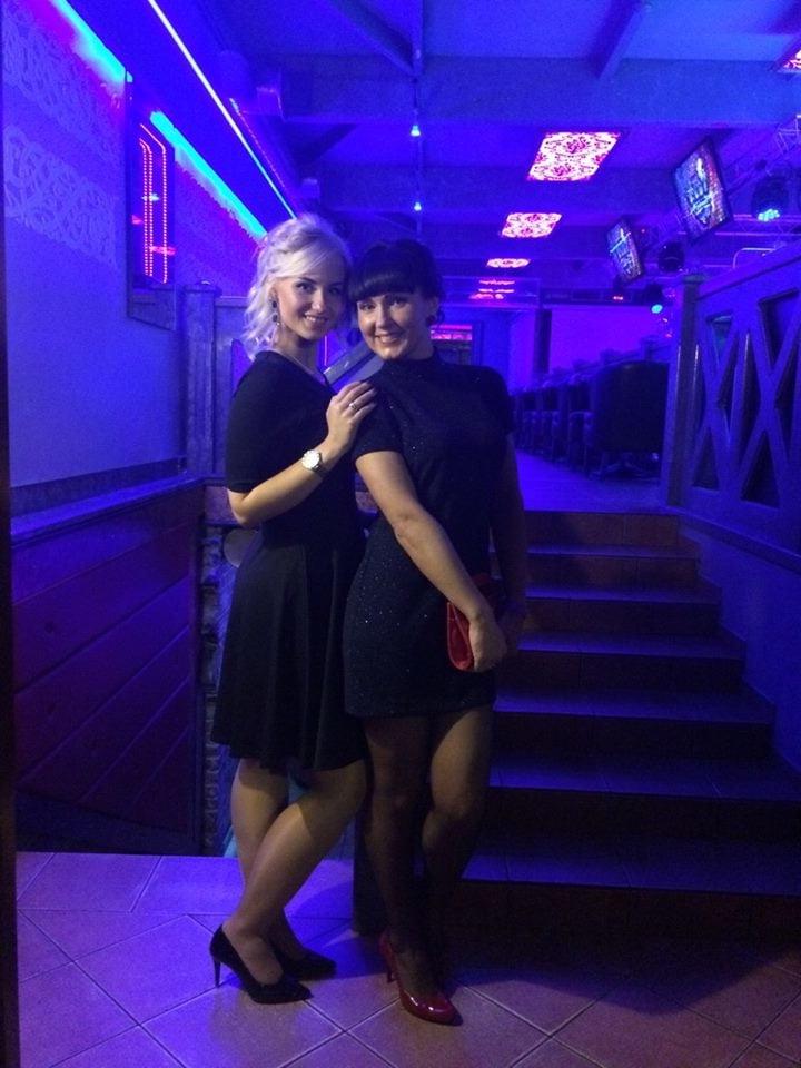 25P sexy females in tights pantyhose nylons 69