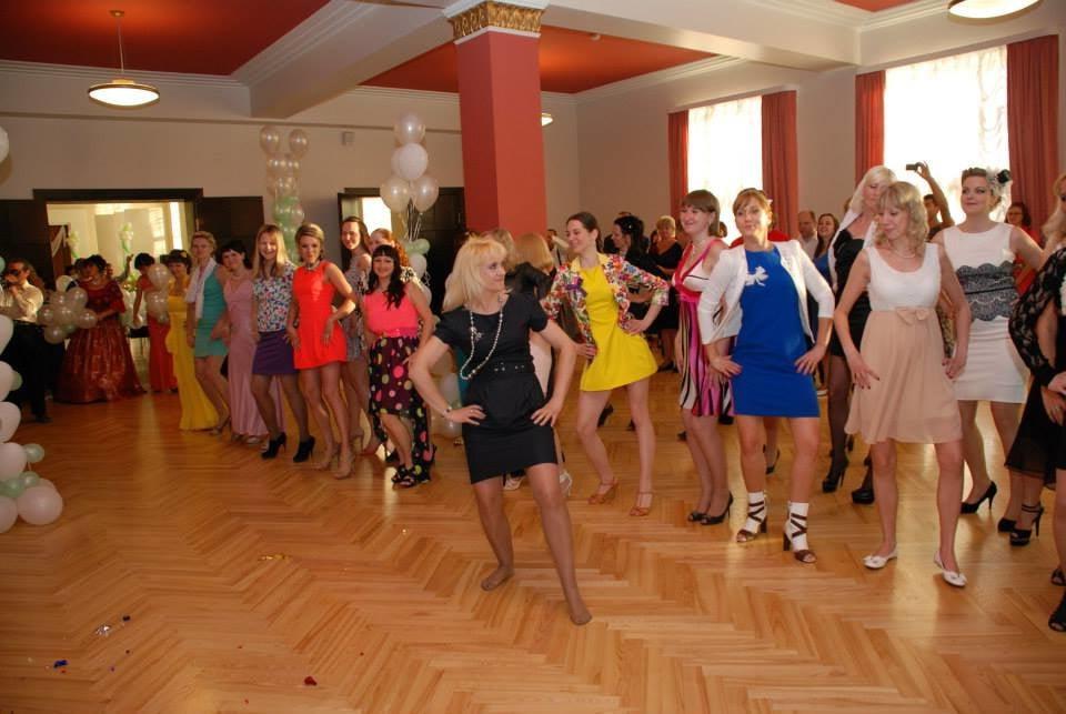 25P sexy females in tights pantyhose nylons 69