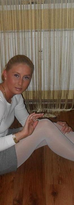 25P sexy females in tights pantyhose nylons 73