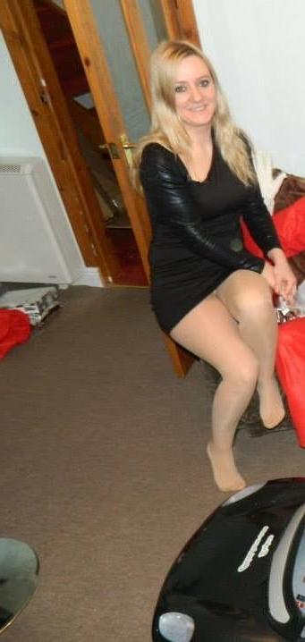 25P sexy females in tights pantyhose nylons 75