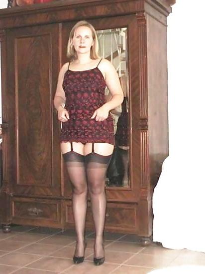 25P Mommy makes my little dick hard when she wears stockings