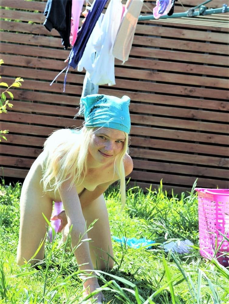 12P theSandfly Bating Babes!