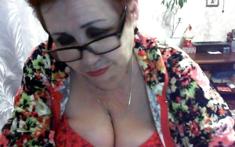 5P Granny with big tits and dirty panties