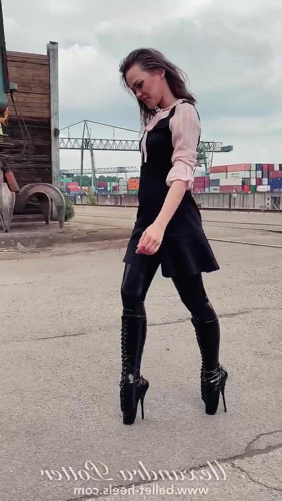 9P ballet heels