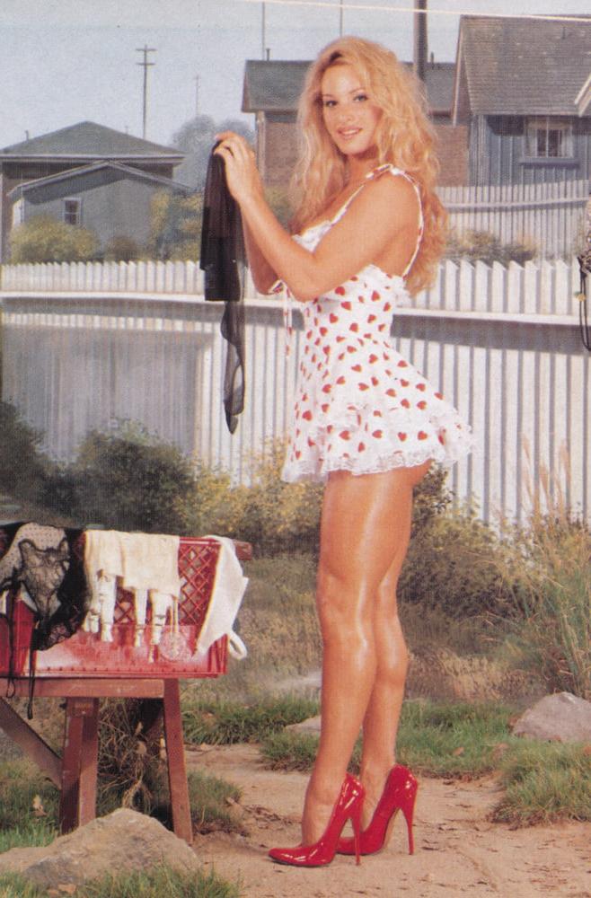 6P Leg Tease Magazine - Hot Blonde in Red Heels