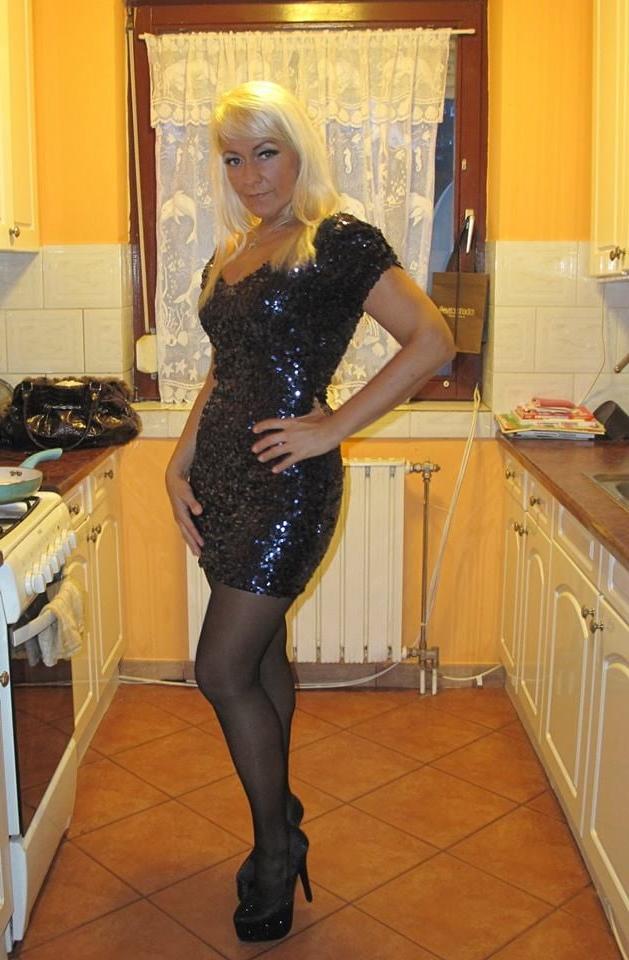 25P sexy females in tights pantyhose nylons 71