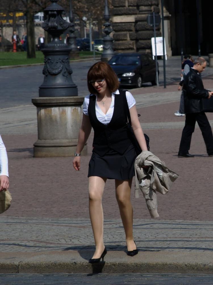 25P sexy street ladies in pantyhose 2