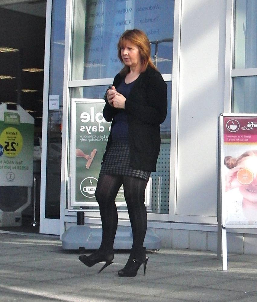 25P sexy street ladies in pantyhose 2