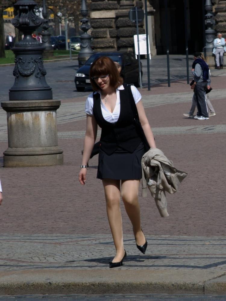 25P sexy street ladies in pantyhose 2