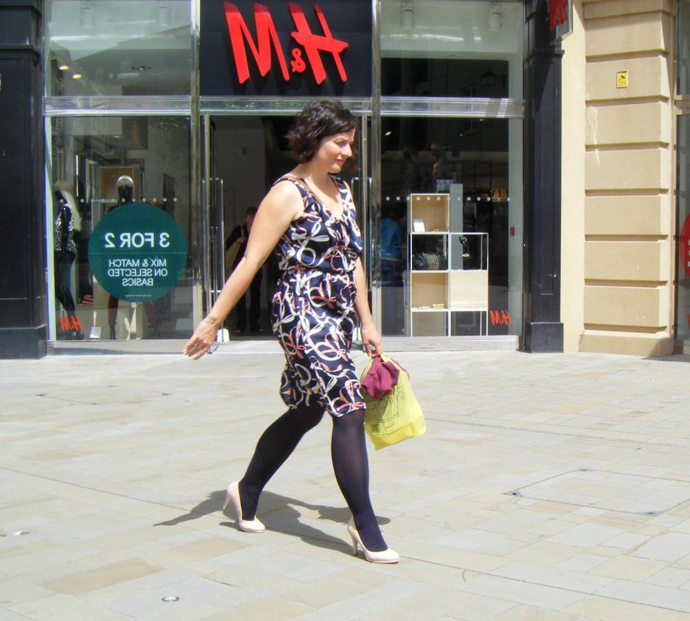 25P sexy street ladies in pantyhose 2