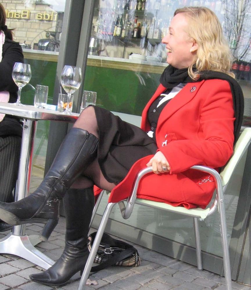 25P sexy street ladies in pantyhose 2