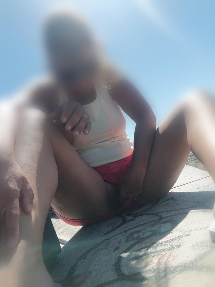 25P Mature milf outdoor exibitionist 3