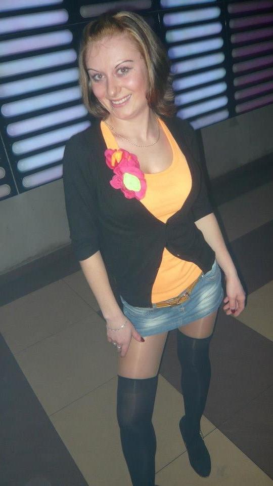 25P sexy females in tights pantyhose nylons 68